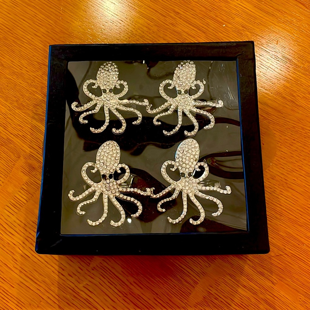 Set of 4 Tahari Napkin Rings